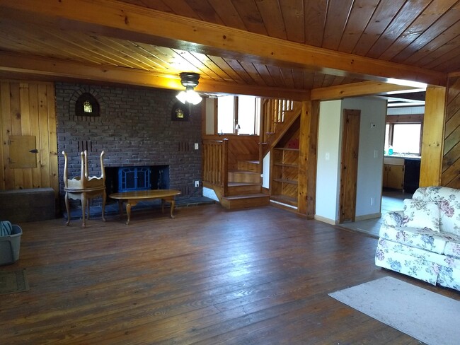 Building Photo - 36 Otis-Tolland Rd