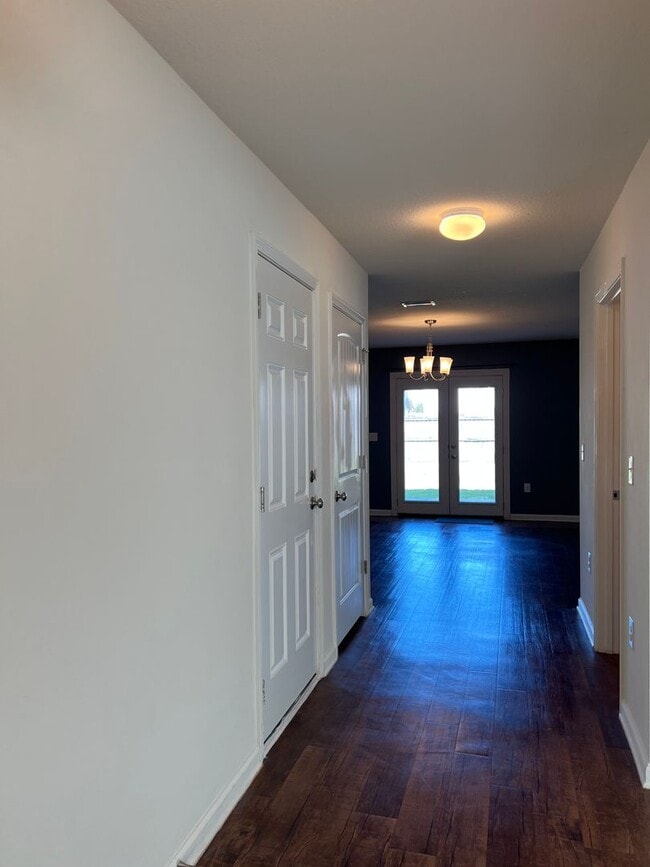 Building Photo - Gorgeous Two Story Home