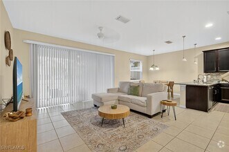 Building Photo - 10825 Alvara Way