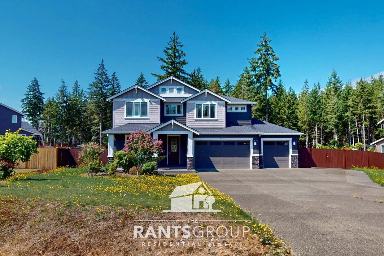 Primary Photo - Luxury 4-Bedroom Home with 5-Car Garage & ...
