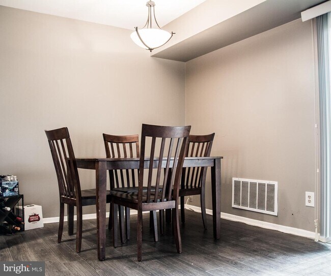 Foto del edificio - 6141 Leesburg Pike