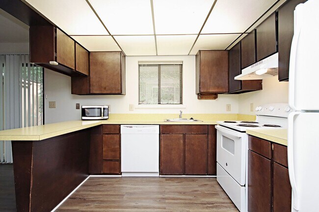 Foto del edificio - Huntington Village Townhome, Near UVA's North Grounds