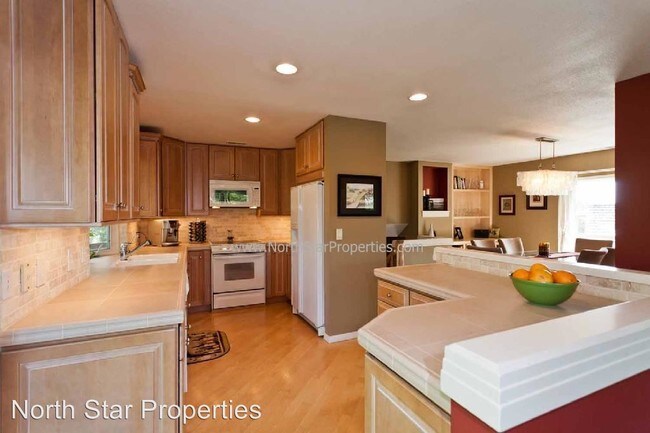 Building Photo - 15501 Diamond Head Rd