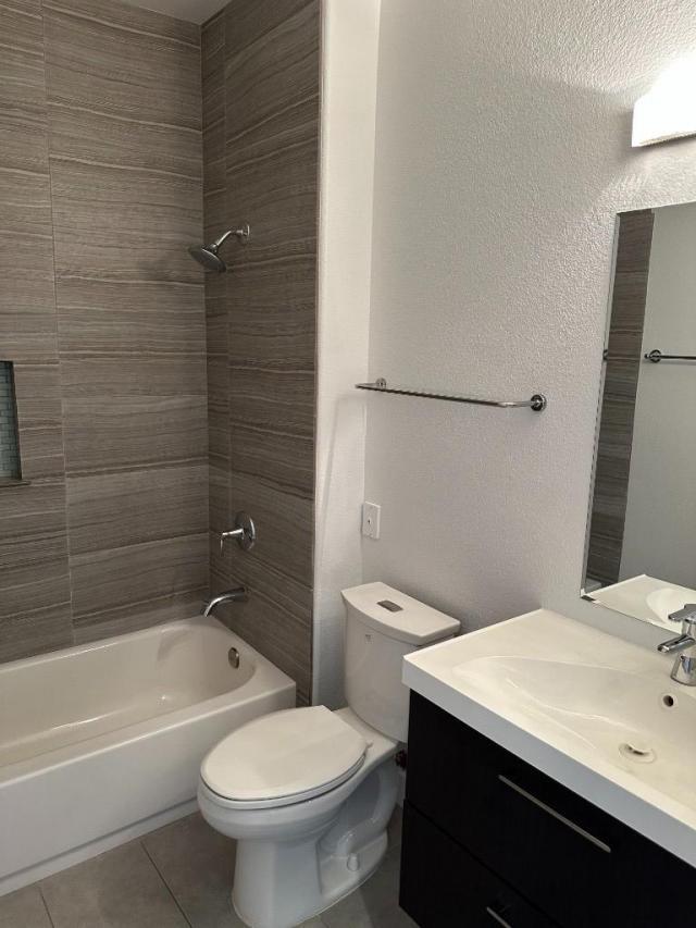 Building Photo - 2 bedroom in Scottsdale AZ 85260-3775