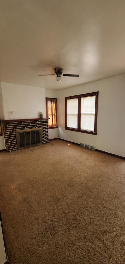 Primary Photo - 733 W 44th Ave