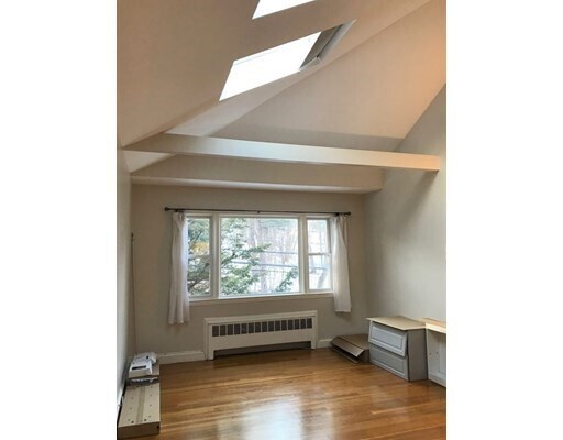 Building Photo - 450 Lowell Ave