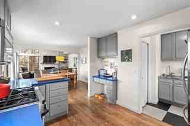 Foto del edificio - 2507 Ravenwood Ln