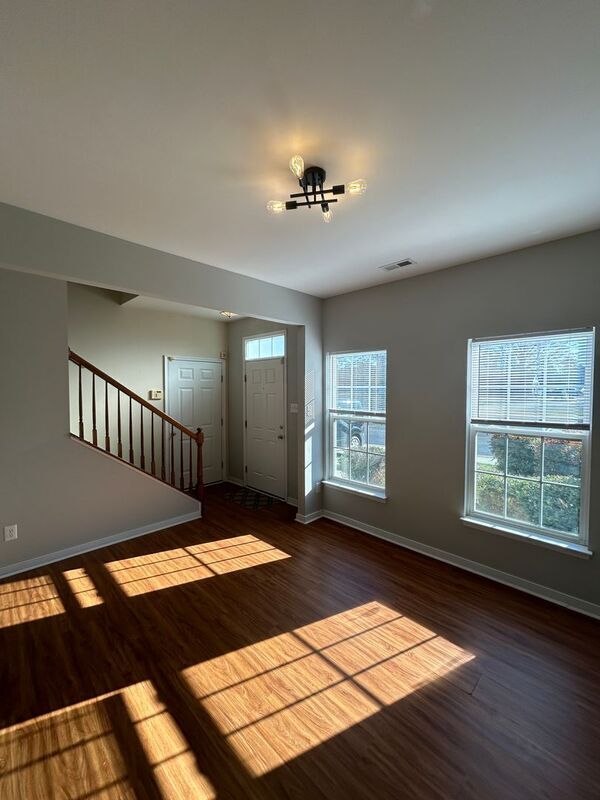 Foto del edificio - 4323 Meredith Creek Dr