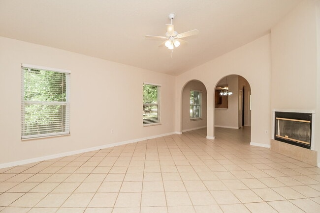 Building Photo - 31074 Lochmore Cir