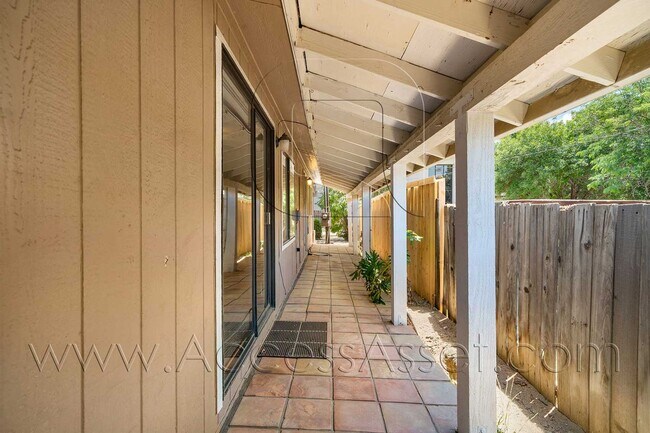 Foto del edificio - Charming 3 Bed/2 Bath Home In the Heart Of Old Town Temecula!