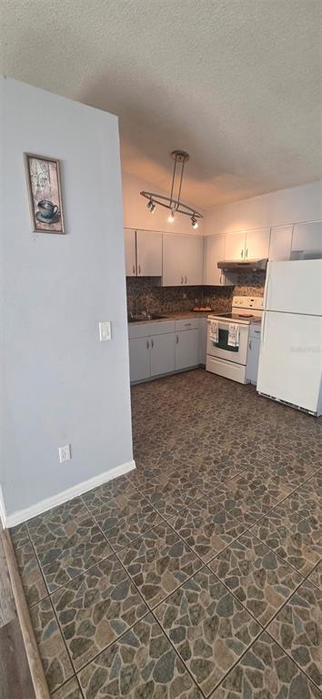 Foto del edificio - 23 Richmond Dr