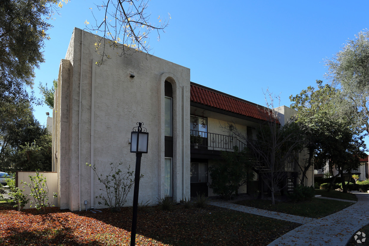 Building Photo - Casa Del Cerro