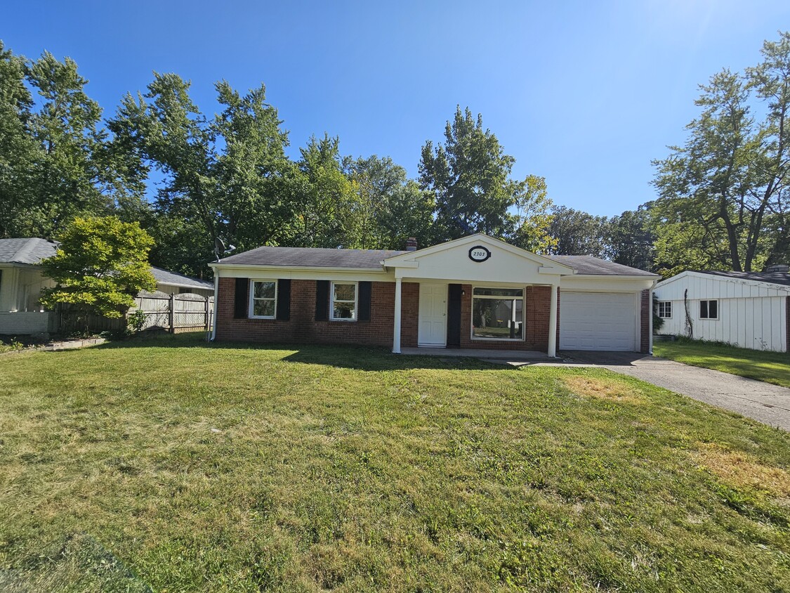 Primary Photo - 2303 Bramble Way