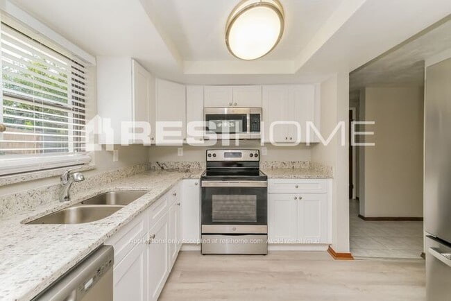 Building Photo - 12614 College Hill Dr