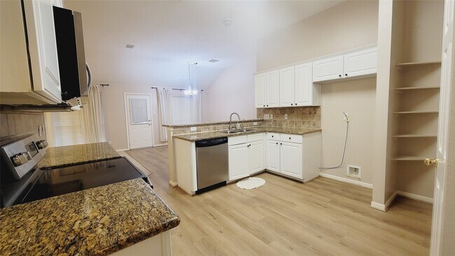 Foto del edificio - 16215 Brinton Ct