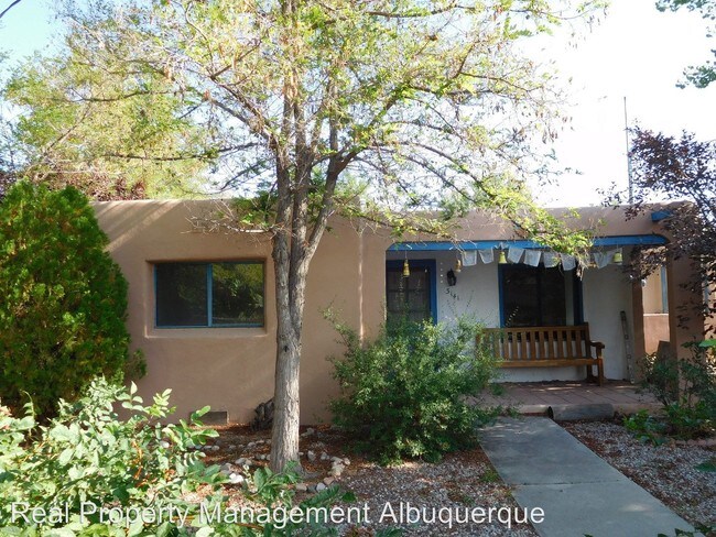 Building Photo - 3141 Los Anayas Rd NW