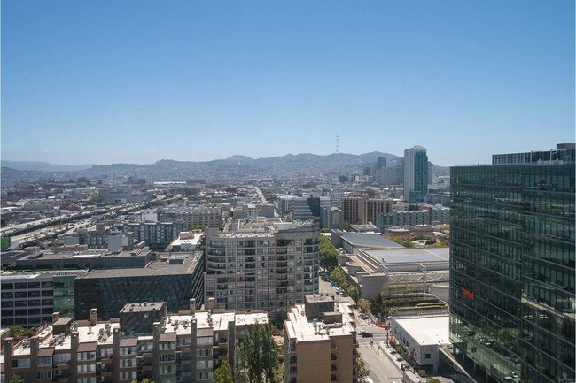 Building Photo - Luxury Tri-Level Penthouse with Terrace