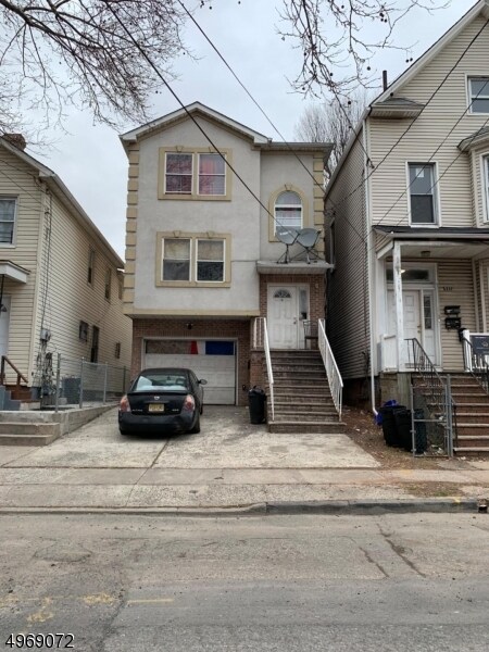 Primary Photo - 415 Franklin St