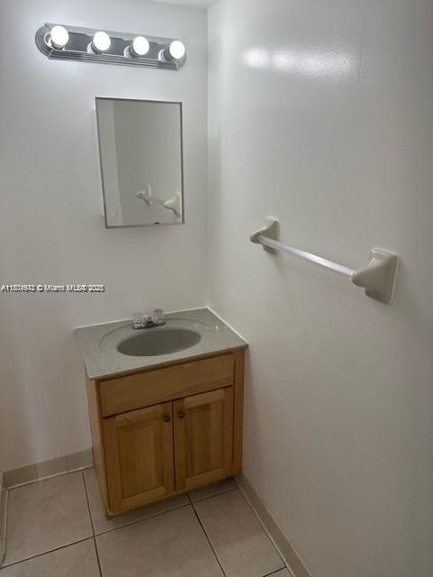 Foto del edificio - 8226 Crespi Blvd