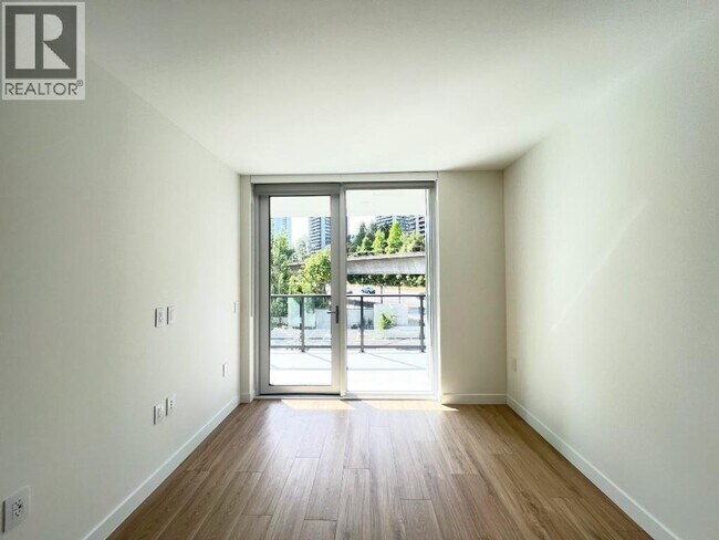 Photo du bâtiment - 2135 Springer Ave