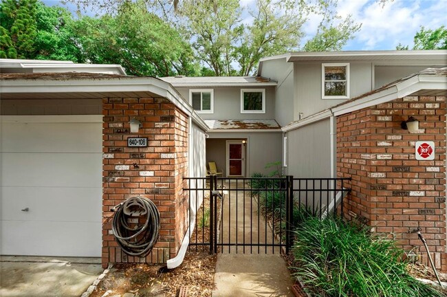 Foto del edificio - 640 Laurel Oak Ln