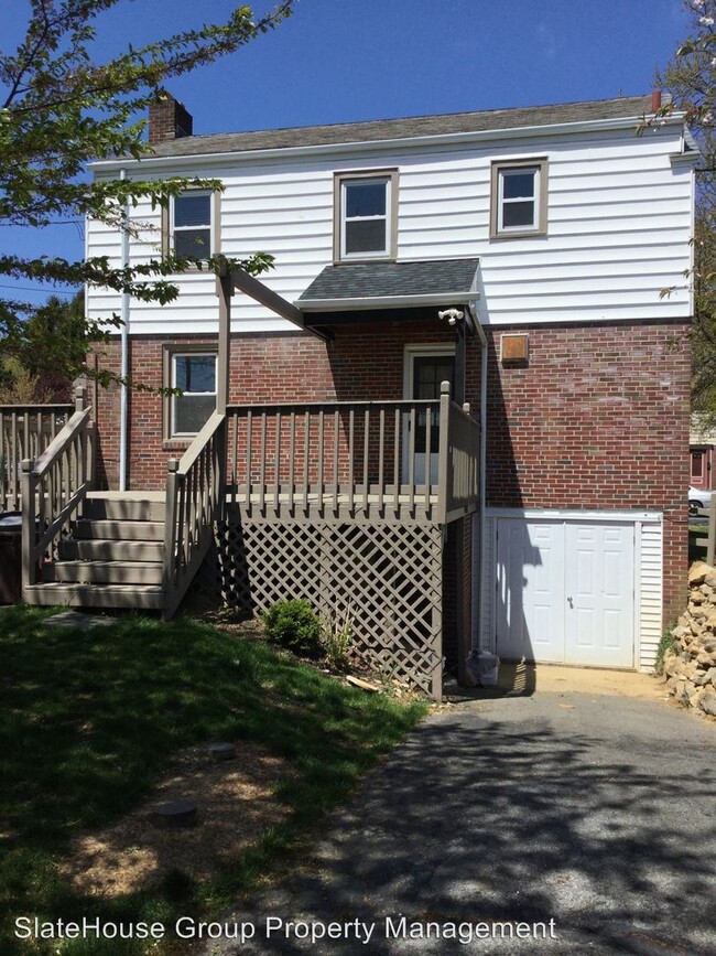 Building Photo - 3 br, 1 bath House - 616 March St
