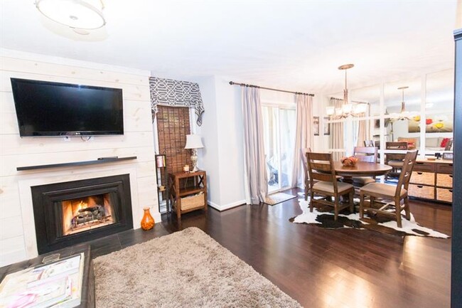 Foto del edificio - 1352 Weatherstone Way NE