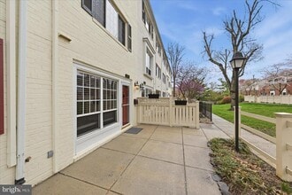 Building Photo - 1193 N Van Dorn St