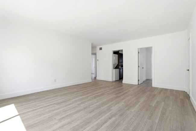 Building Photo - 732 82nd St