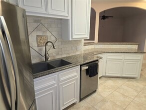 Building Photo - 5118 Bayou Dr