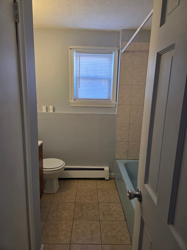 Building Photo - 2015-2017 Corbin Ave