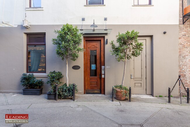 Building Photo - 25 Hotaling Pl
