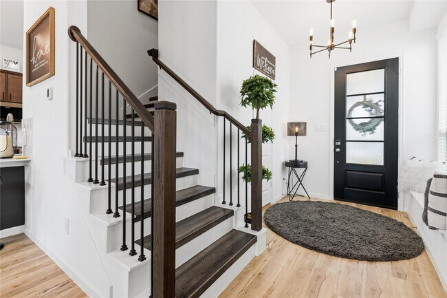 Building Photo - 641 Royal Arch Dr