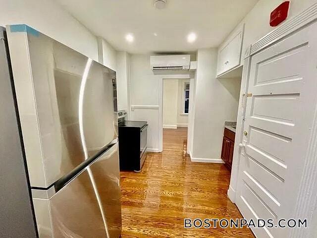 Building Photo - 4 Garden Ct St