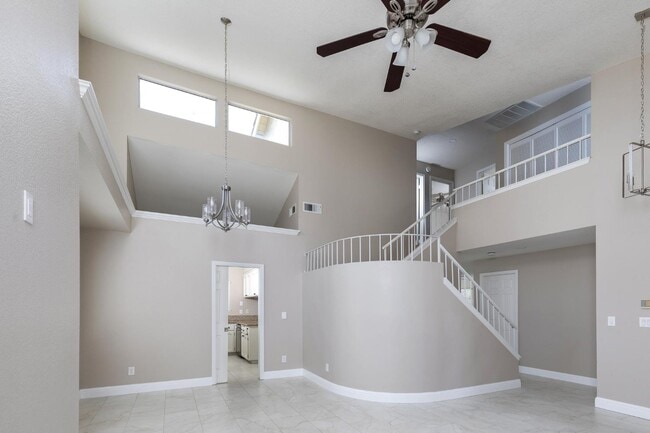 Building Photo - 953 E Buckhill Rd