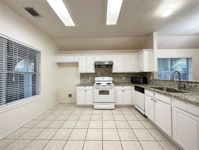 Foto del edificio - 13130 Eldridge Meadow Dr