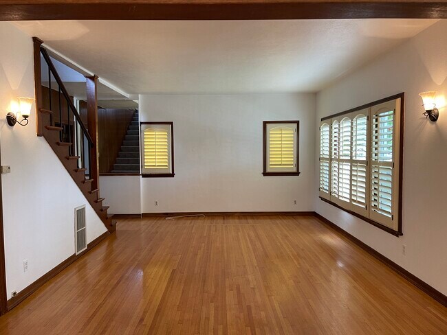 Building Photo - 315 Prospect Ave