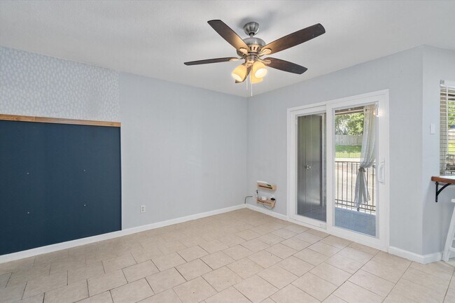 Foto del edificio - 1840 Burton Dr