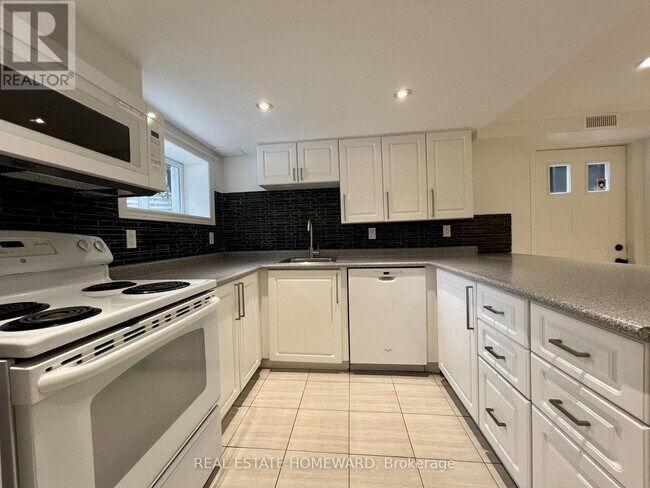 Photo du bâtiment - 220 Pape Ave