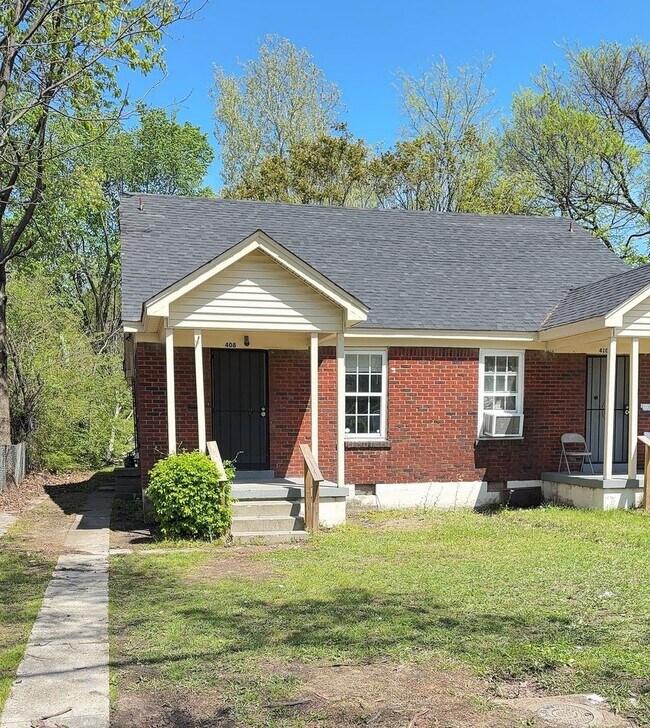 Building Photo - Charming 1 bedroom 1 bathroom Duplex - 1/2...