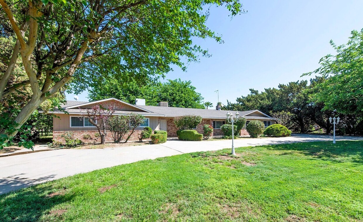 Primary Photo - 18288 Ave 304