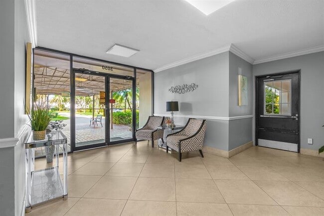 Foto del edificio - 3050 N Palm Aire Dr
