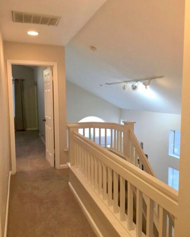 Foto del edificio - Stunning 3/3 PET FRIENDLY Condo in South S...