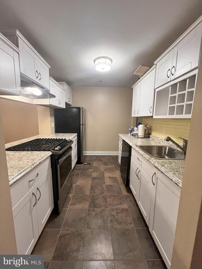Building Photo - 1509 Waters Edge Dr