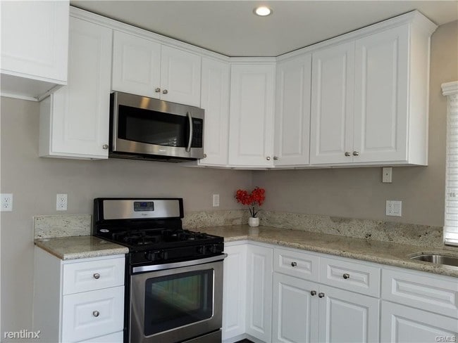 Building Photo - 3 br, 2 bath House - 10818 Los Jardines E