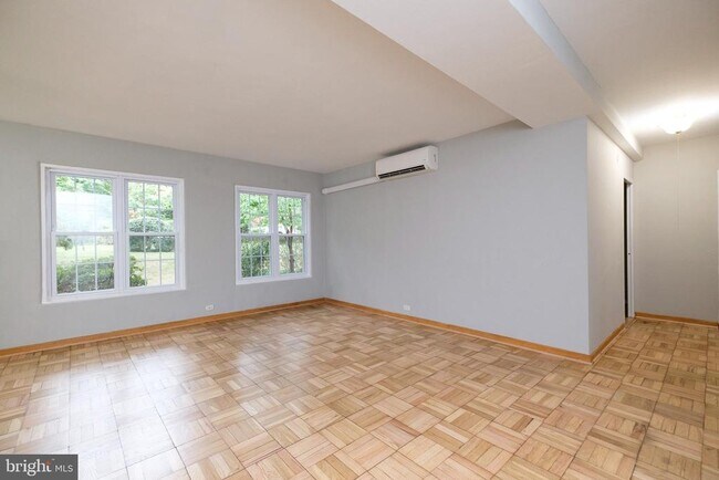 Foto del edificio - 3117 Ravensworth Pl