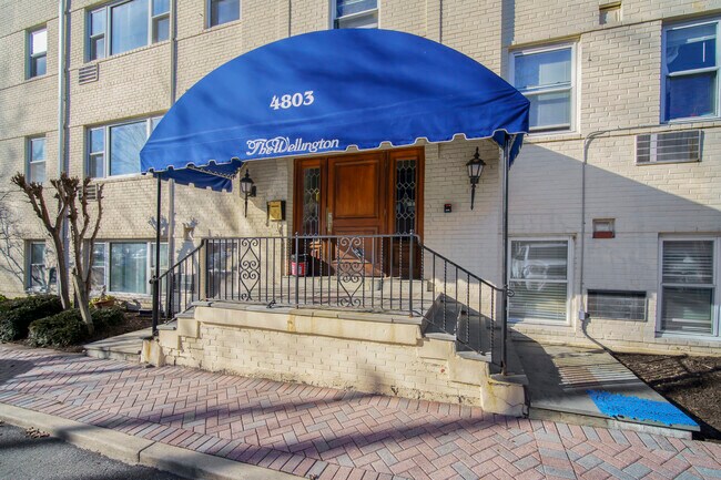 Building Photo - 4803 Wellington Dr