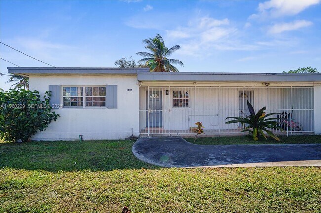 Foto del edificio - 1780 NE 146th St