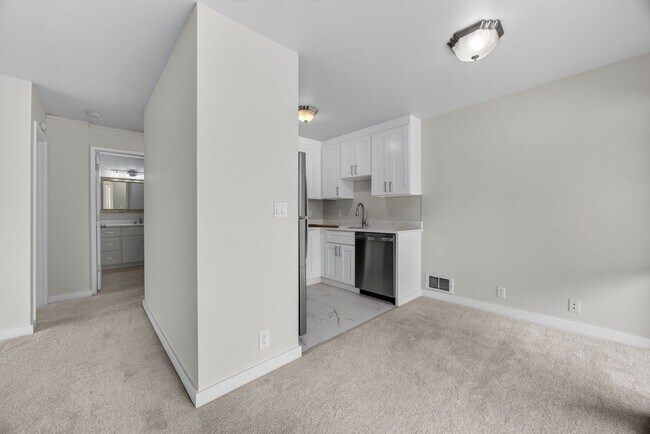 Foto del edificio - 812 100th Ave NE