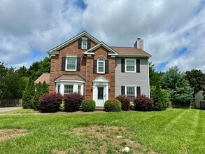 Building Photo - 8425 Hirsch Dr
